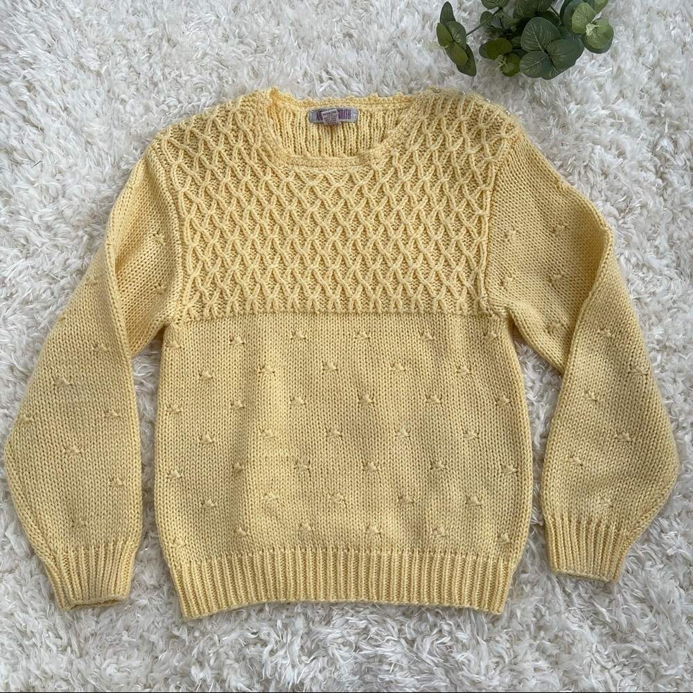 Vintage pale yellow cable knitted sweater